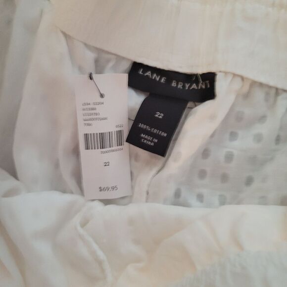 Lane Bryant White Eyelet High Rise 100 Cotton Denim Pull on Shorts Pockets Sz 22 - Picture 6 of 8
